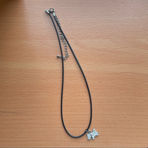 Puppy charm necklace like new with gift box - Picture 4 of 4